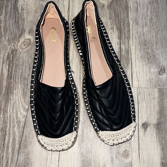 Qupid flats - Picture 2 of 3